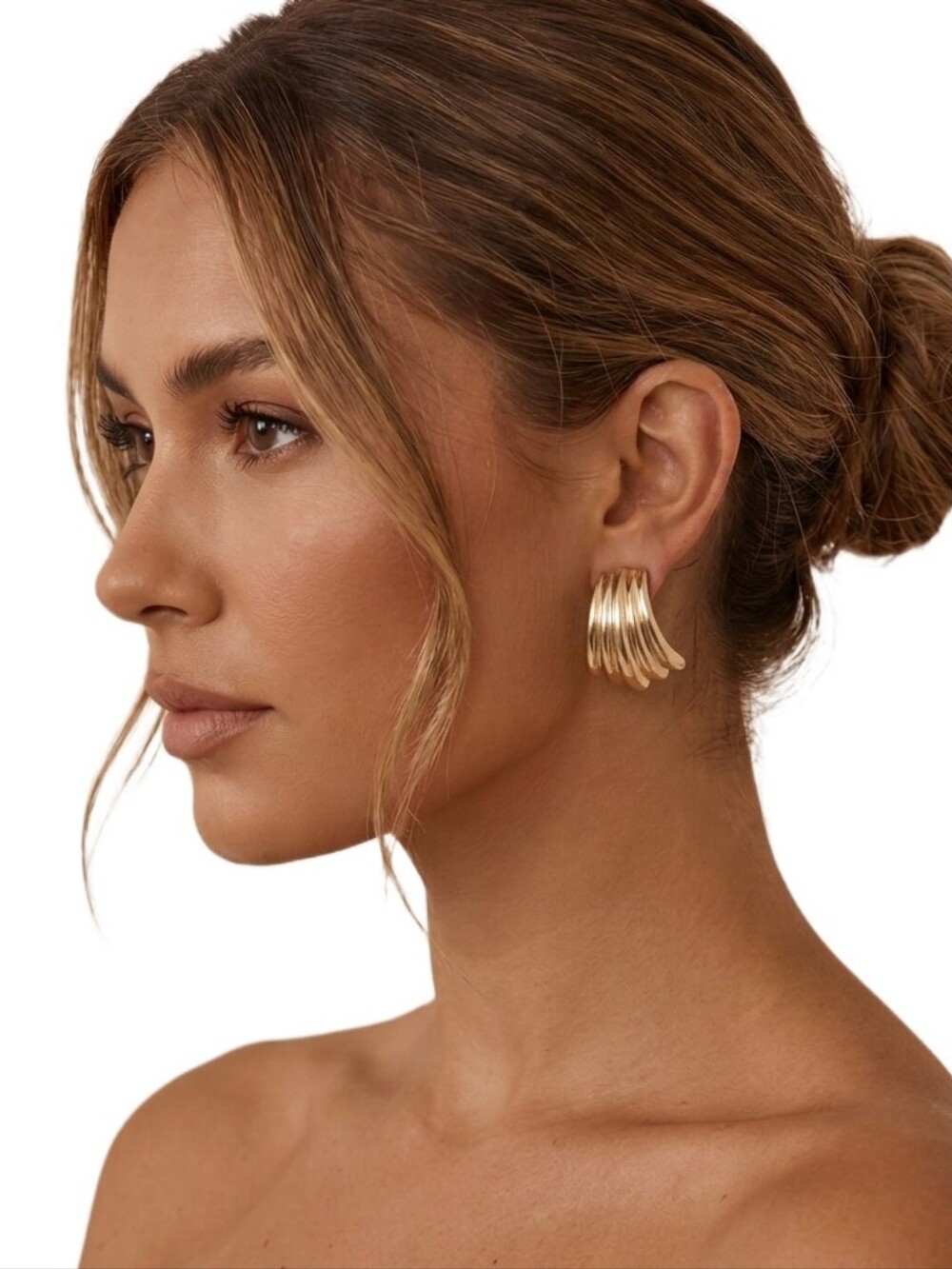 Free - Goldtone Ribbed Scallop Earrings A2
